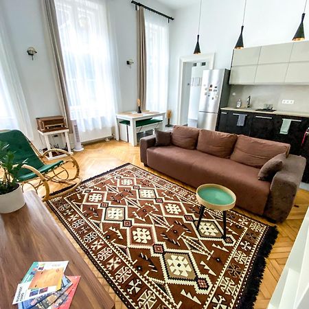 Apartamento Cosy Flat In The City Center Budapest Exterior foto